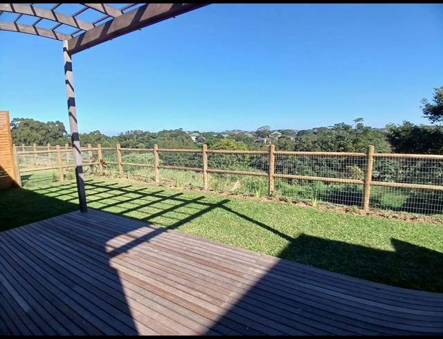 2 BEDROOM TOWNHOUSE FOR SALE IN SALT ROCK